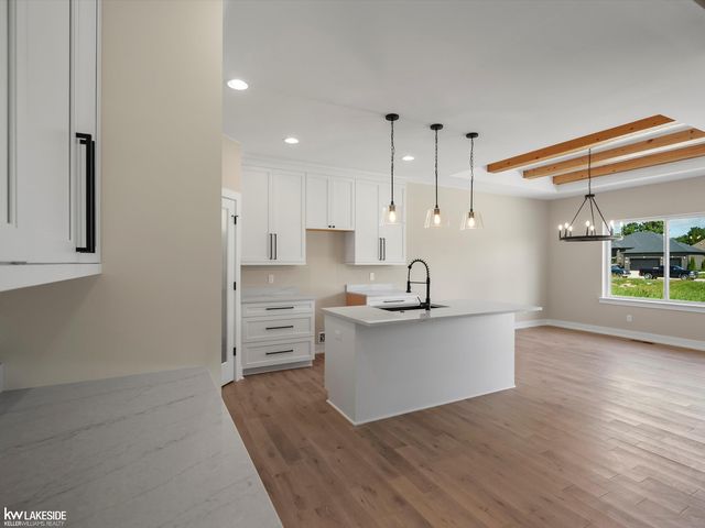 19335 Springbrook Drive 177, Macomb, MI 48044