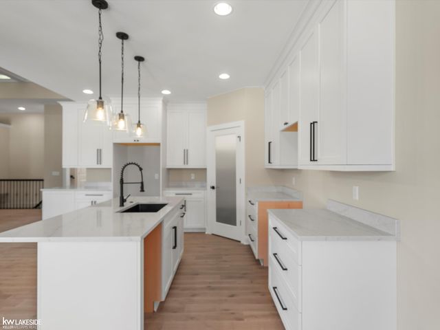 19335 Springbrook Drive 177, Macomb, MI 48044