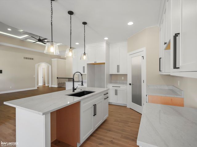 19335 Springbrook Drive 177, Macomb, MI 48044