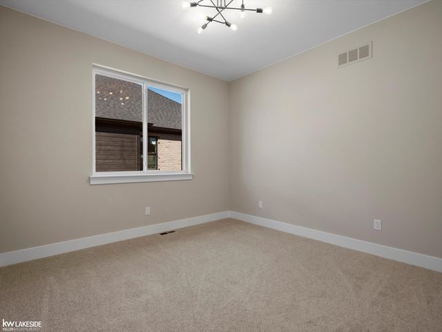 19335 Springbrook Drive 177, Macomb, MI 48044