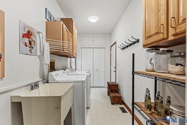 7358 Peppermill Rd, King George, VA 22485