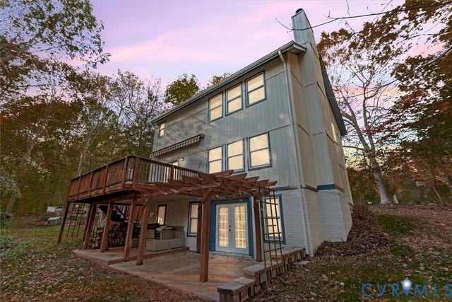 7358 Peppermill Rd, King George, VA 22485