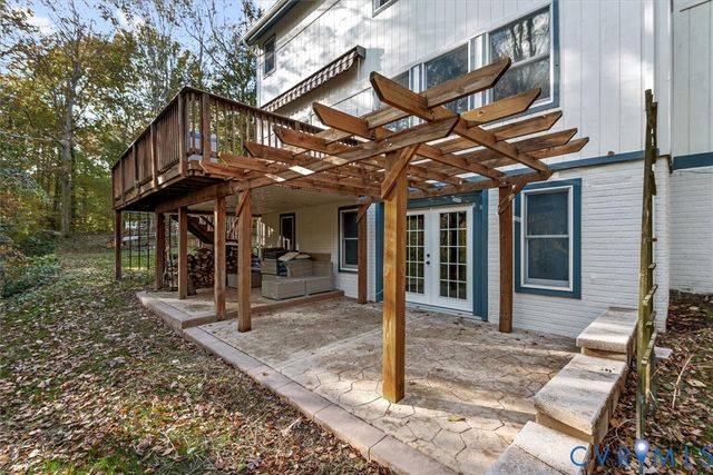 7358 Peppermill Rd, King George, VA 22485