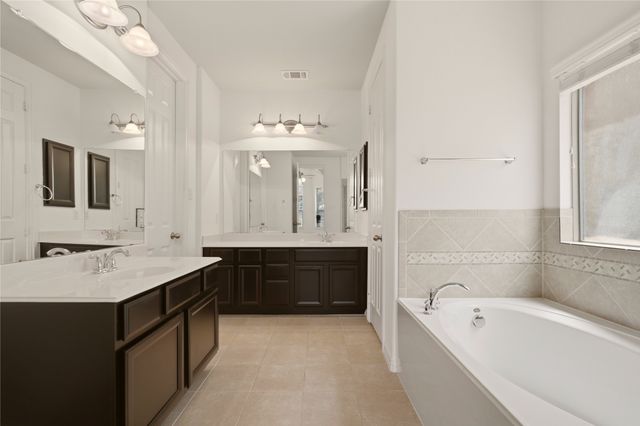 201 Oak Point Drive, Mckinney, TX 75071