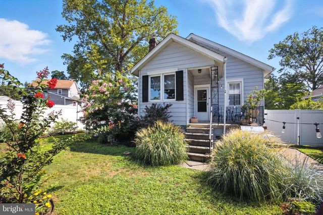 102 2ND AVE, Barrington, NJ 08007