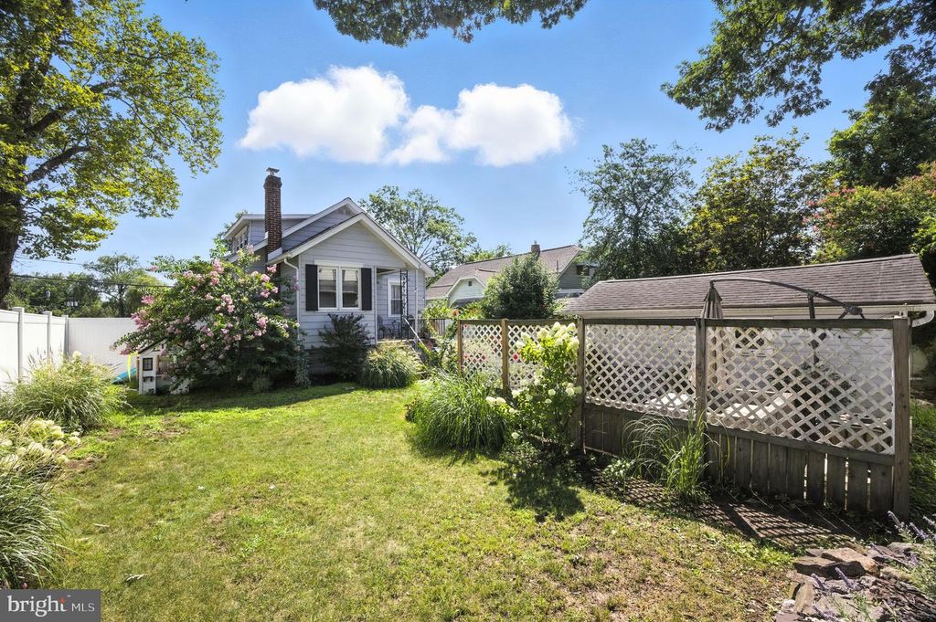 102 2ND AVE, Barrington, NJ 08007