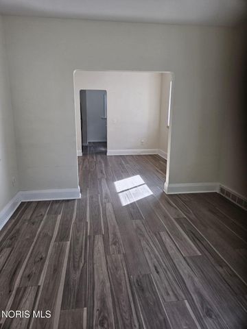 2021 Barrows Street, Toledo, OH 43613