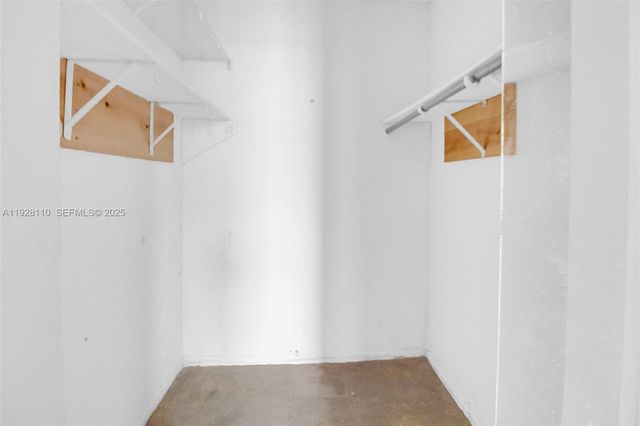 1825 W 44th Pl 1111, Hialeah, FL 33012