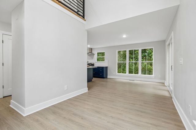 670 Harbor Dr, Lancaster, TN 38569