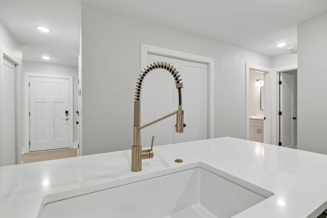 670 Harbor Dr, Lancaster, TN 38569