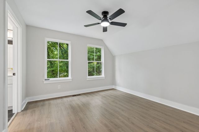 670 Harbor Dr, Lancaster, TN 38569