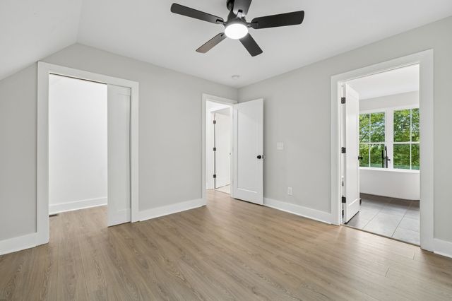 670 Harbor Dr, Lancaster, TN 38569