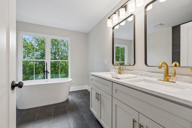 670 Harbor Dr, Lancaster, TN 38569