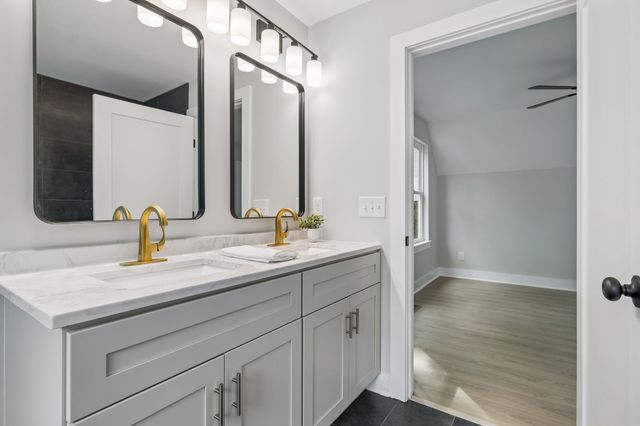 670 Harbor Dr, Lancaster, TN 38569