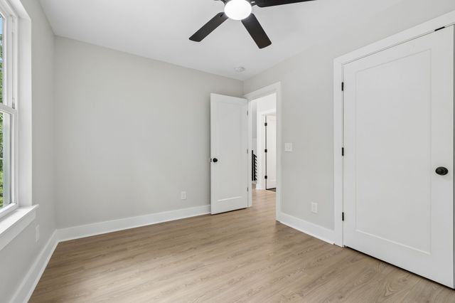 670 Harbor Dr, Lancaster, TN 38569