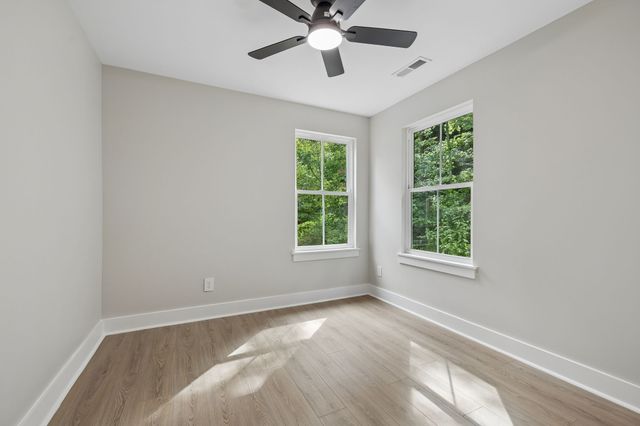 670 Harbor Dr, Lancaster, TN 38569