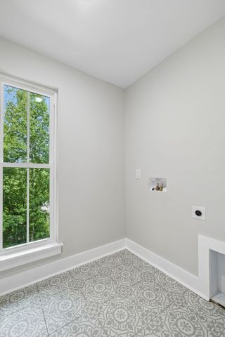 670 Harbor Dr, Lancaster, TN 38569