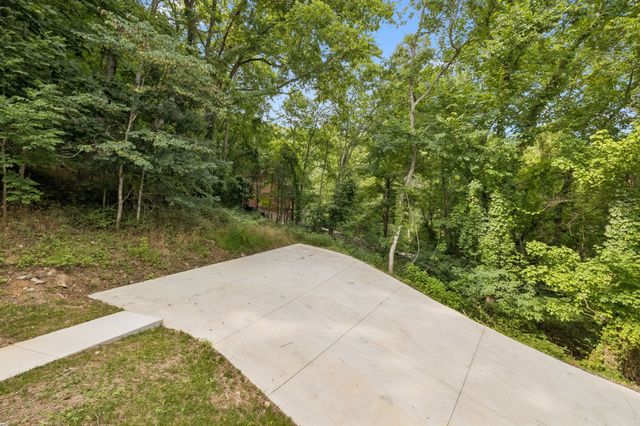 670 Harbor Dr, Lancaster, TN 38569