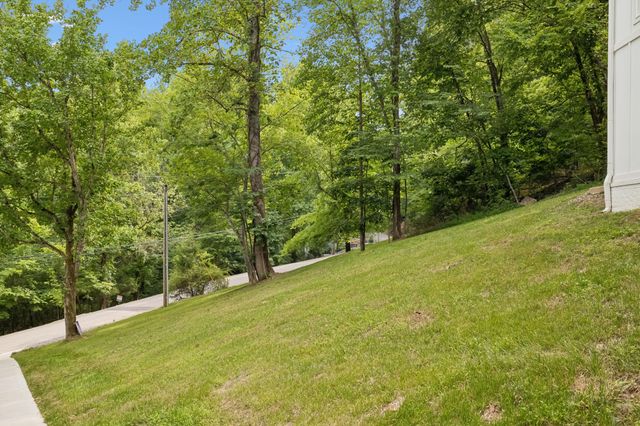 670 Harbor Dr, Lancaster, TN 38569