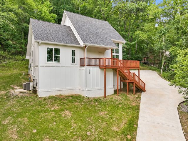 670 Harbor Dr, Lancaster, TN 38569