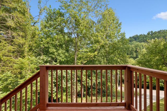 670 Harbor Dr, Lancaster, TN 38569