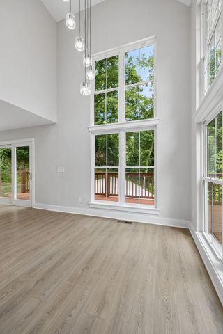 670 Harbor Dr, Lancaster, TN 38569