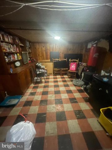 890 CARVER ST, Philadelphia, PA 19124