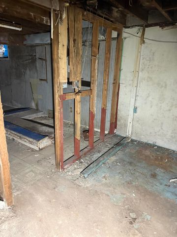 16560 Ward Avenue, Detroit, MI 48235