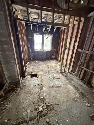 16560 Ward Avenue, Detroit, MI 48235