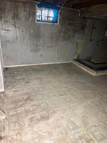 16560 Ward Avenue, Detroit, MI 48235