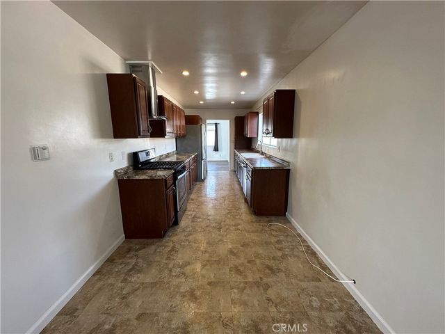 4587 W 142nd Street, Hawthorne, CA 90250