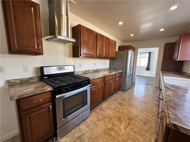 4587 W 142nd Street, Hawthorne, CA 90250