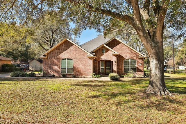 2215 Penick Road, Waller, TX 77484
