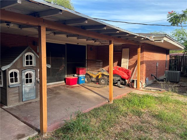 3341 Casa Rosa Dr, Corpus Christi, TX 78411