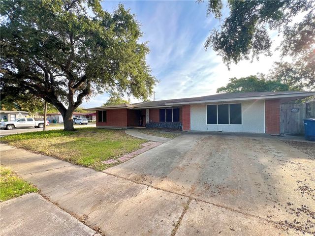 3341 Casa Rosa Dr, Corpus Christi, TX 78411