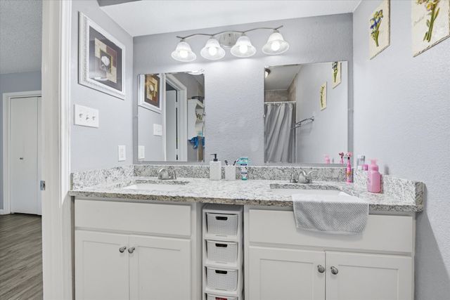 1728 S Bent Tree Trail, Grand Prairie, TX 75052