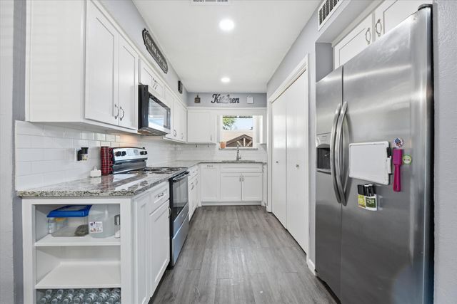 1728 S Bent Tree Trail, Grand Prairie, TX 75052