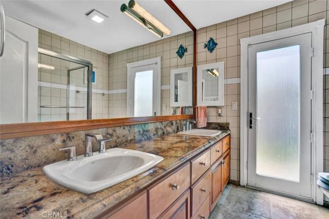15442 Eiffel, Irvine, CA 92604