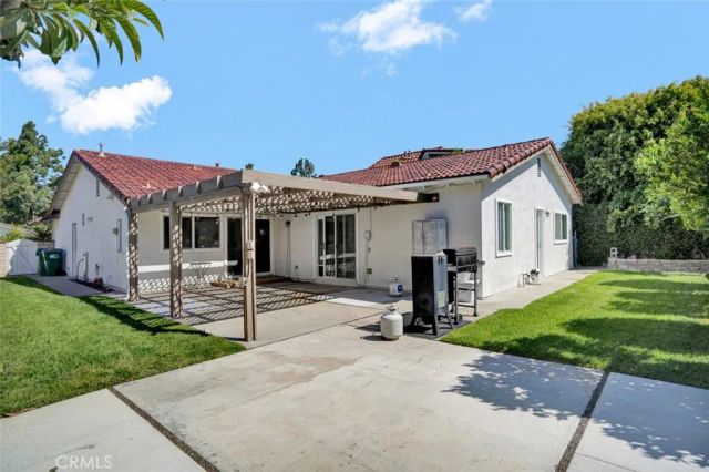 15442 Eiffel, Irvine, CA 92604