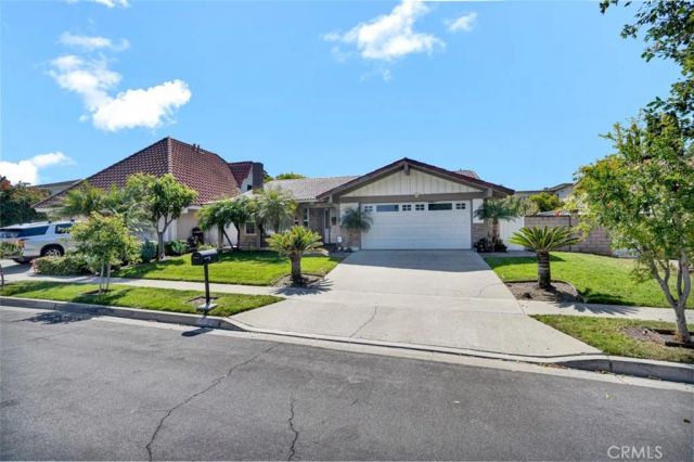 15442 Eiffel, Irvine, CA 92604