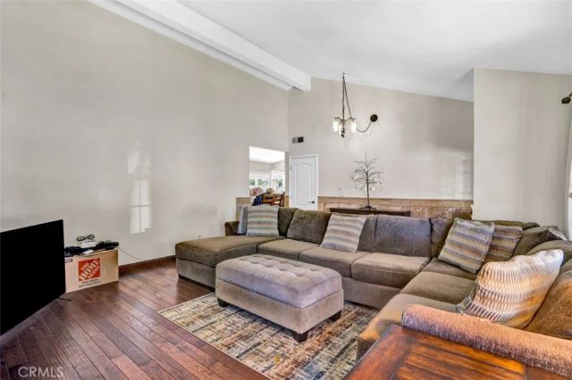 15442 Eiffel, Irvine, CA 92604