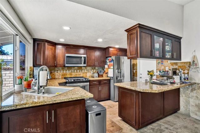 15442 Eiffel, Irvine, CA 92604