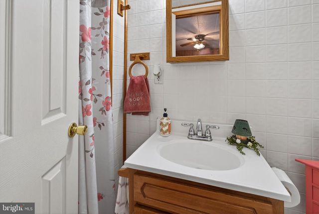 135 S WASHINGTON ST, Boyertown, PA 19512