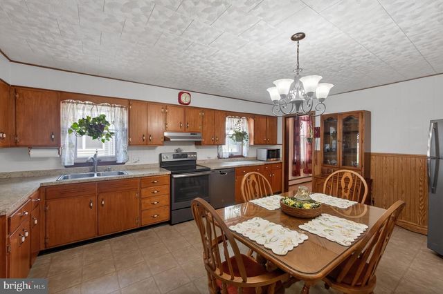 135 S WASHINGTON ST, Boyertown, PA 19512