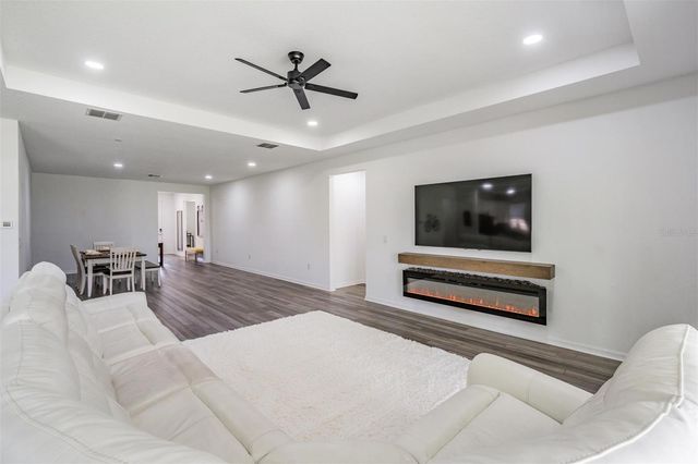 9405 IBIS GROVE BOULEVARD, Wesley Chapel, FL 33545