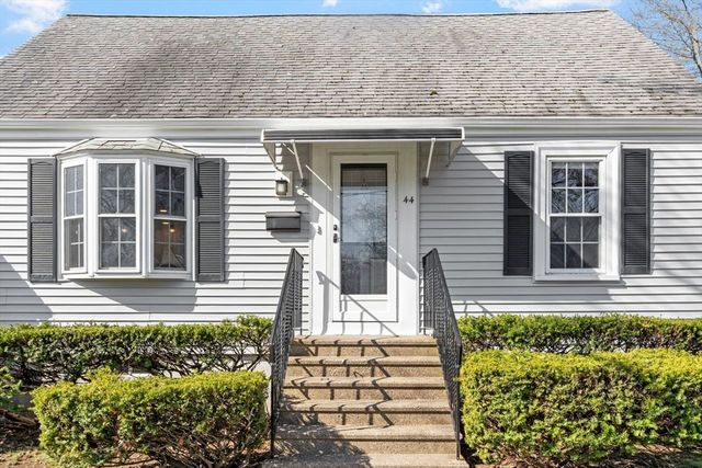 44 Dexter Street, Peabody, MA 01960