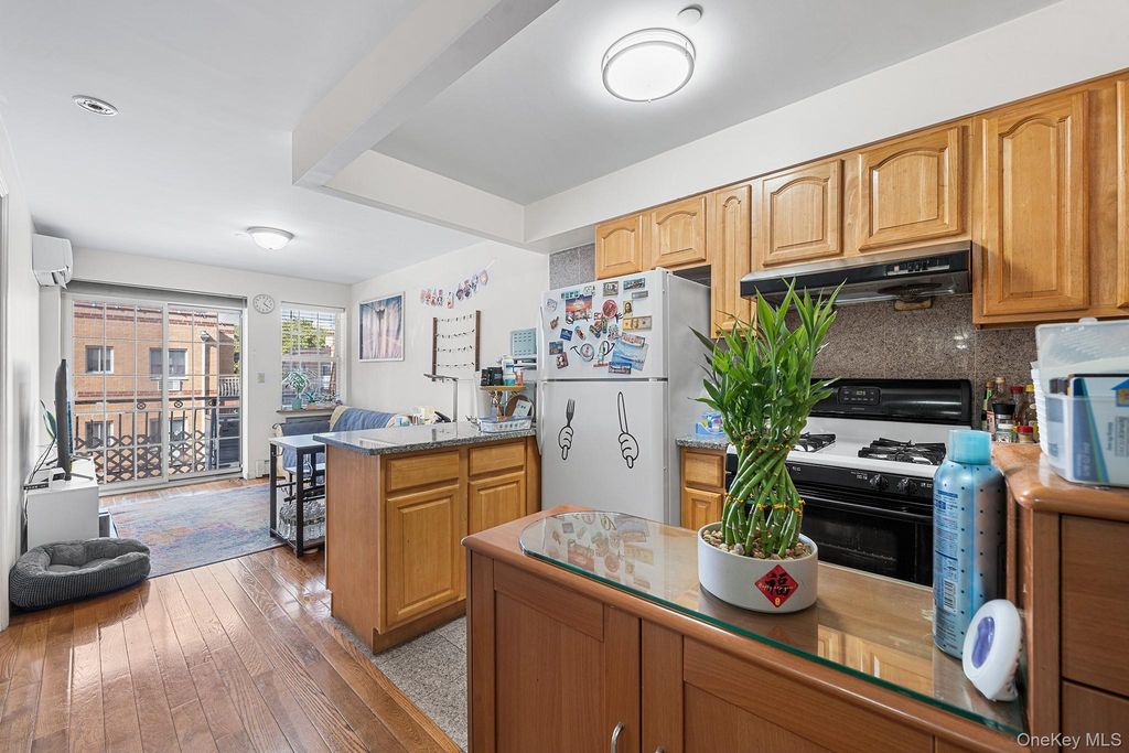 139-39 35th Avenue 3E, Flushing, NY 11354 — photo 2