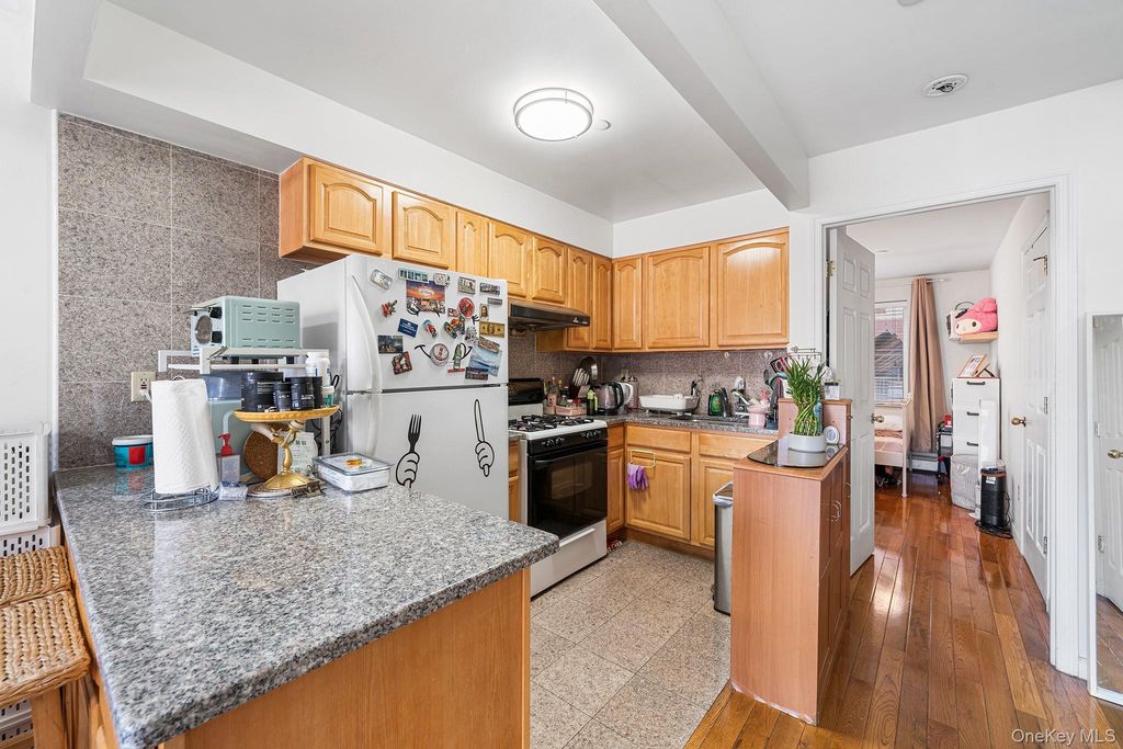 139-39 35th Avenue 3E, Flushing, NY 11354 — photo 4