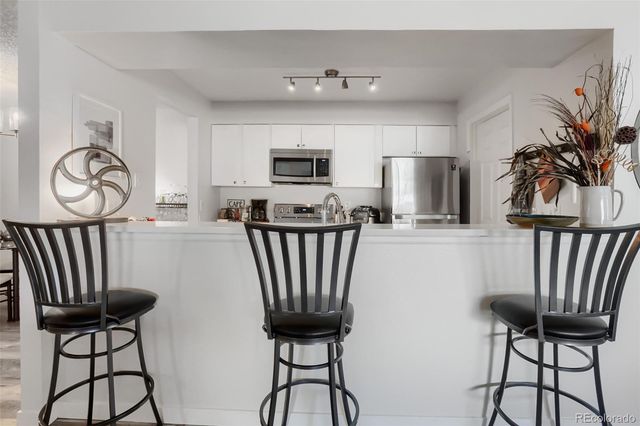 12093 W Cross Drive 107, Littleton, CO 80127