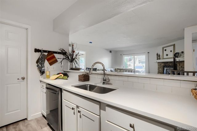 12093 W Cross Drive 107, Littleton, CO 80127